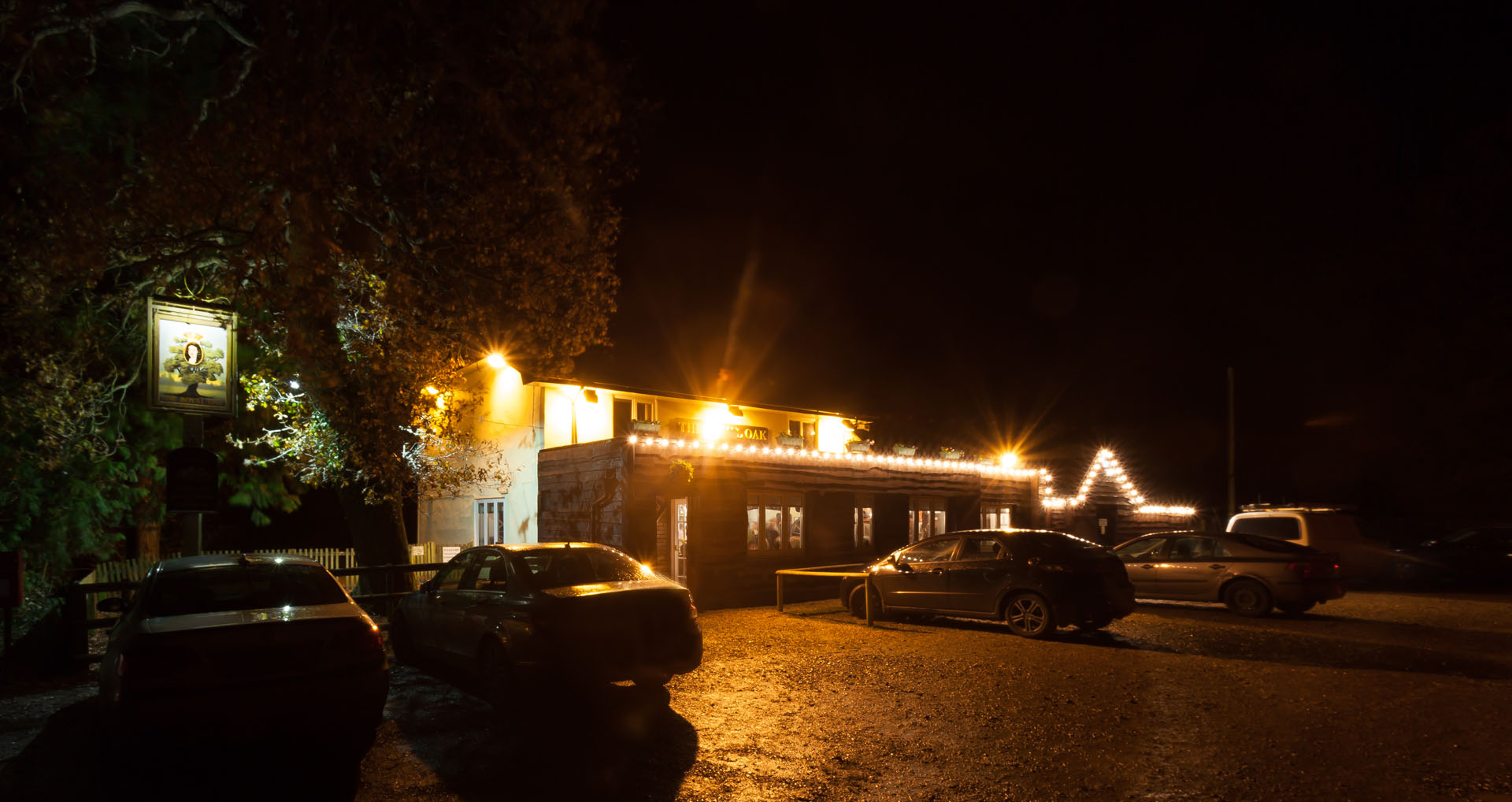 Royal Oak – Outside side night